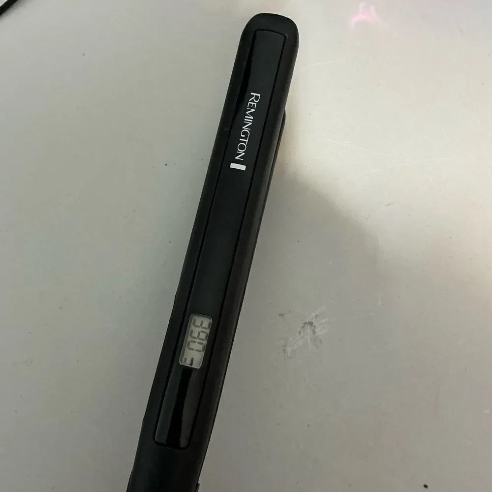 Remington 1 inch flat iron with digital thermometer